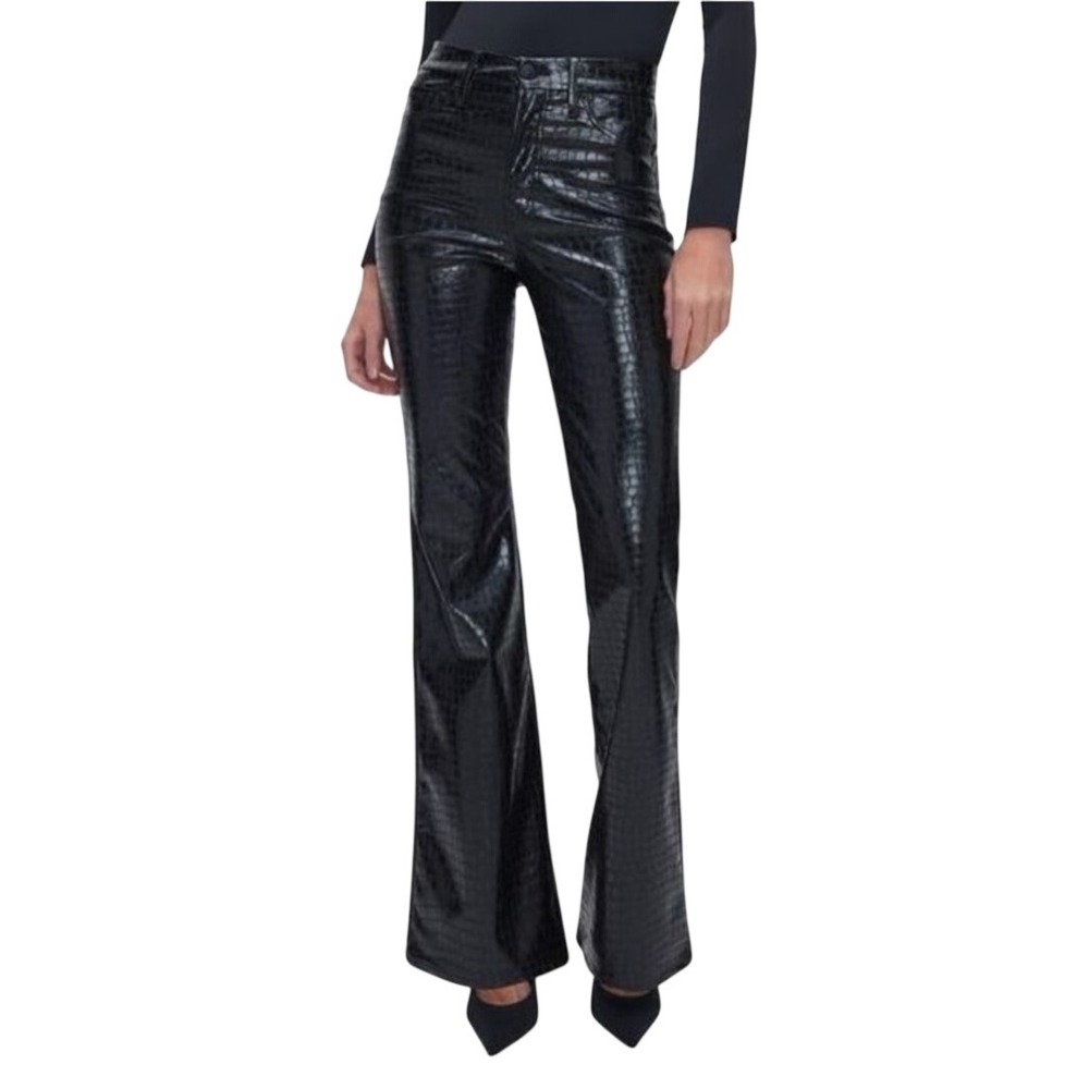 GOOD AMERICAN Good Flare Croc Embossed Faux Leather Pants in Black. Size 10/30